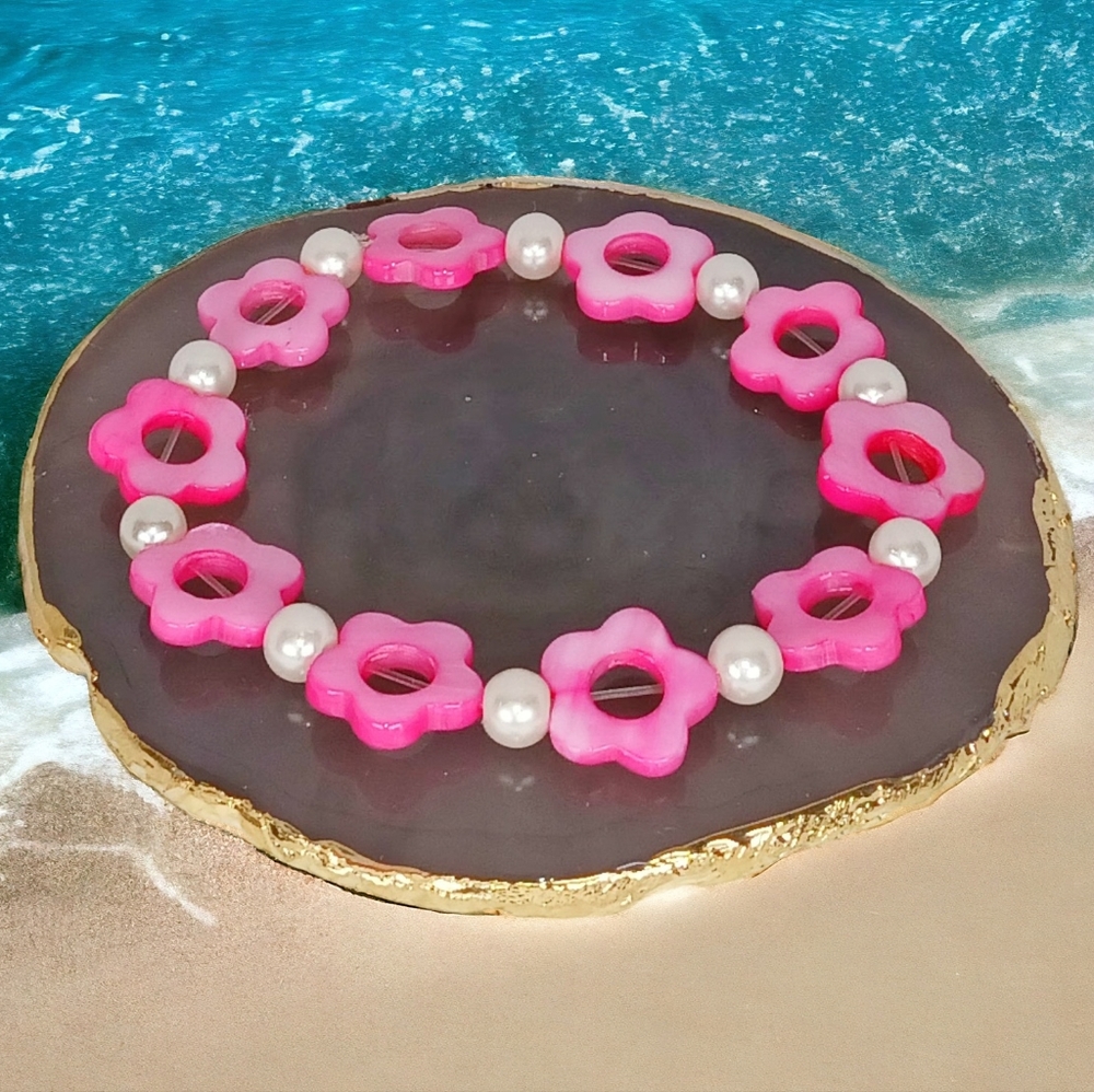 Mother of Pearl Floral Crystal Beaded Stretch Bracelet Y2K Flower Power Sirens